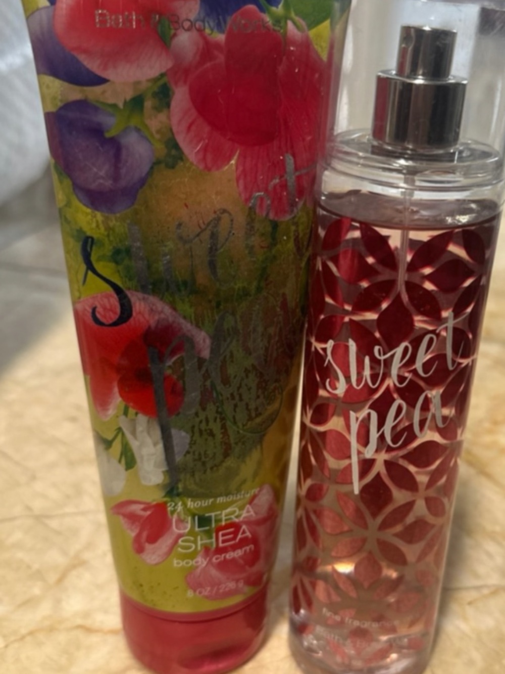 Bath & Body Works Sweet Pea Lotion & Mist - Red, Pink